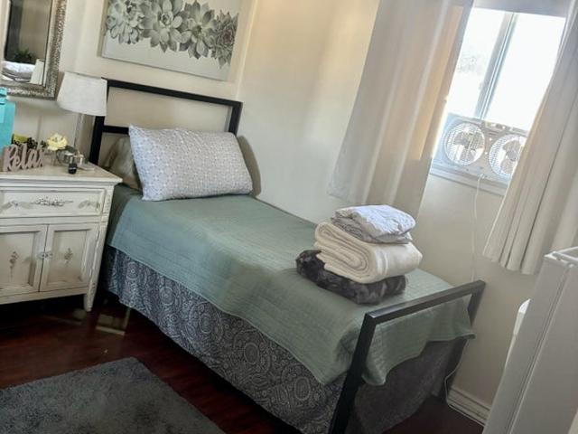 Room for rent in Huntington Beach, California