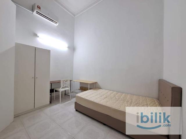 Room for rent in Petaling, Damansara Damai