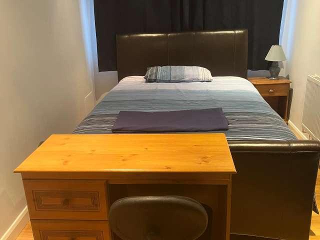 Room for rent in London Borough of Croydon, Shirley
