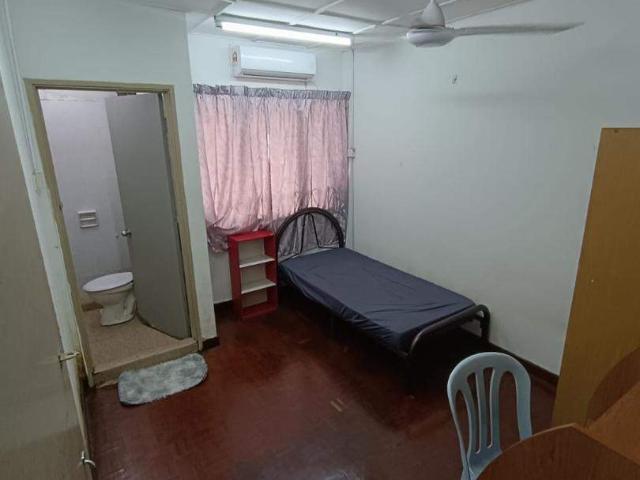 Room for rent in Petaling, Damansara Damai