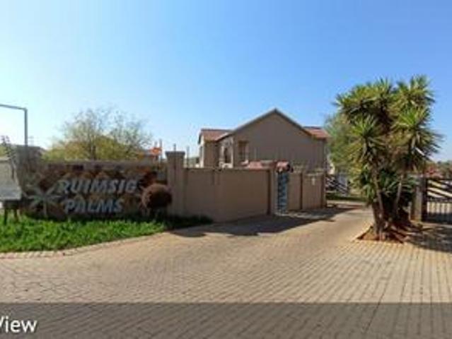 Townhouse for sale in Nooitgedacht, Gauteng