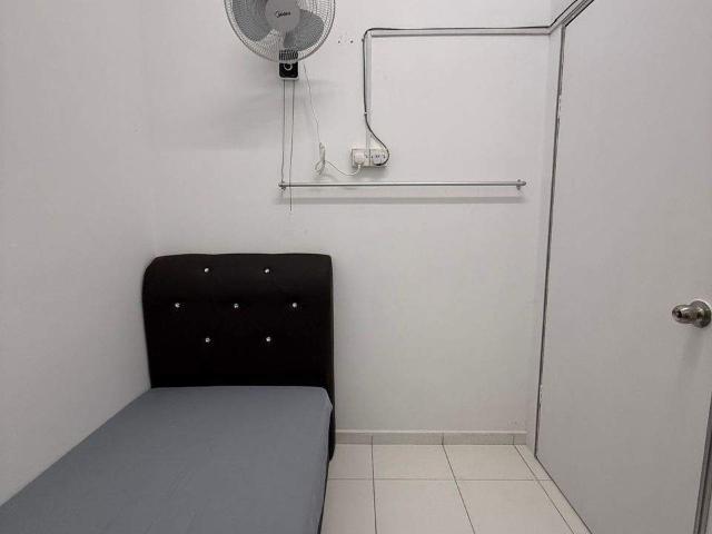 Room for rent in Mukim 13, Georgetown