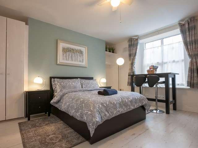 Studio to rent in Bluebell, North Tipperary