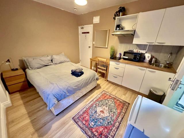 Studio for rent in Golders Green, Greater London
