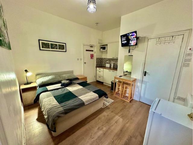 Studio for rent in Golders Green, Greater London