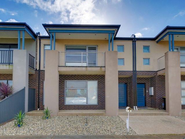 Granny Flat for rent in Roxburgh Park, Melbourne
