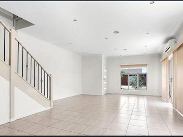 Townhouse for rent in Camerons Creek, Victoria