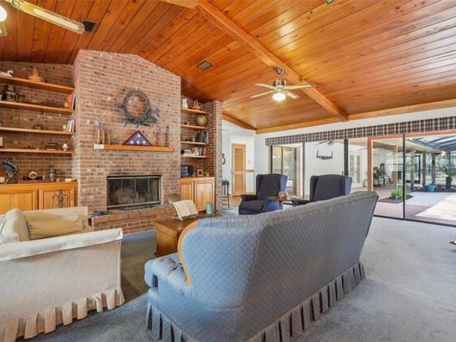 House for sale in Bushnell