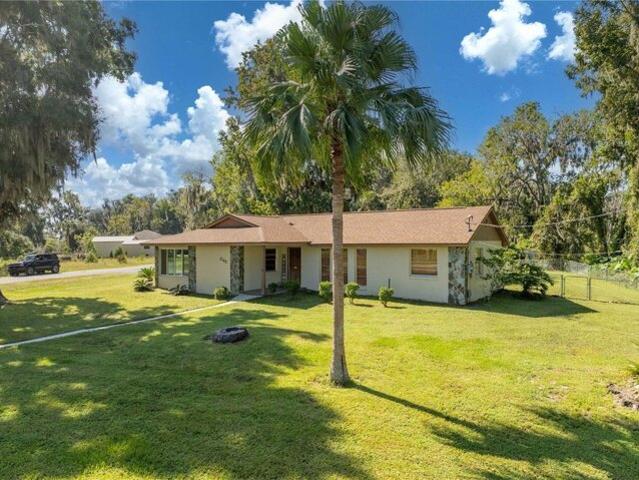 House for sale in Lake Panasoffkee, Florida