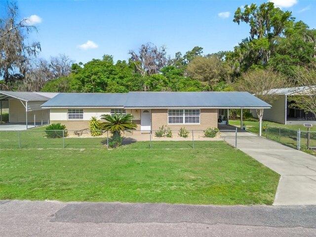 House for sale in Lake Panasoffkee, Florida