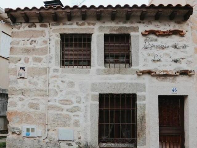 Casa en alquiler en Navaluenga, Ávila