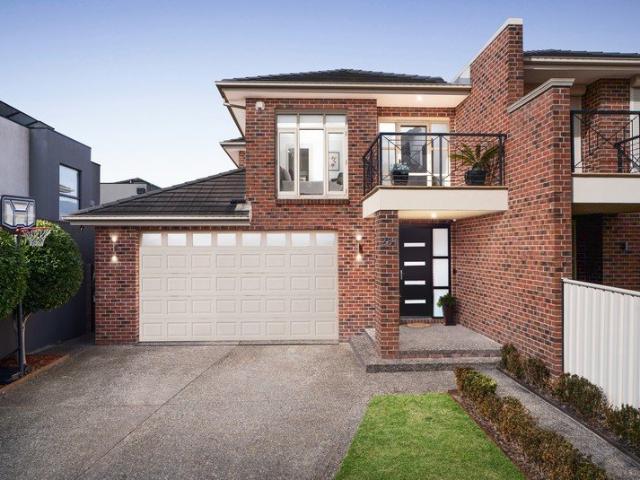 Townhouse for sale in Camerons Creek, Victoria