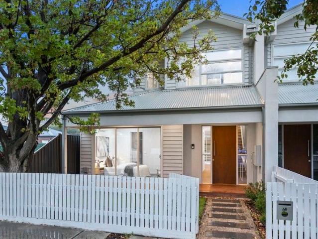 Townhouse for sale in Camerons Creek, Victoria