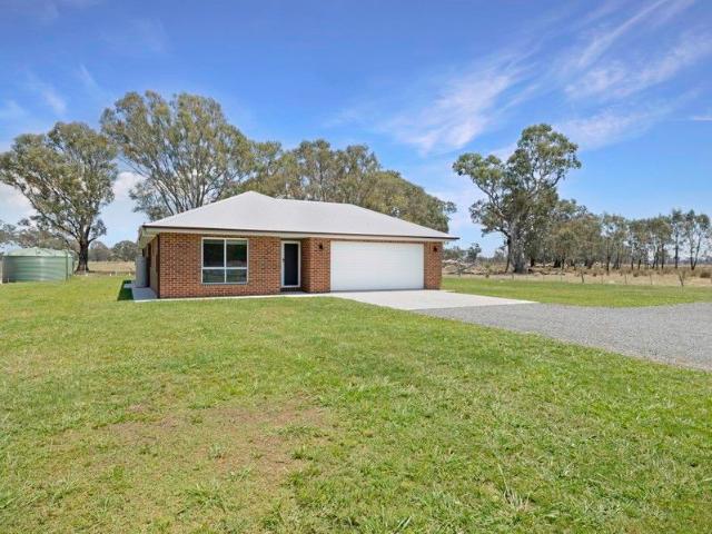 Cottage for sale in Moyhu, Victoria