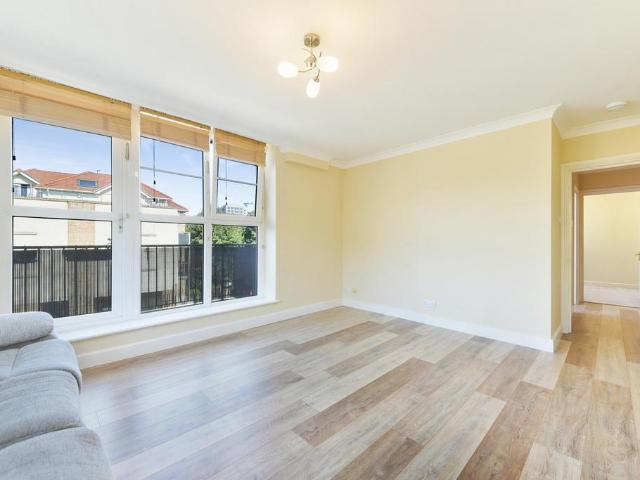Apartment for rent in London Borough of Ealing, Hanwell