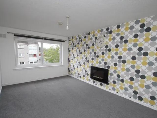 Apartment for rent in Summerston, Scotland