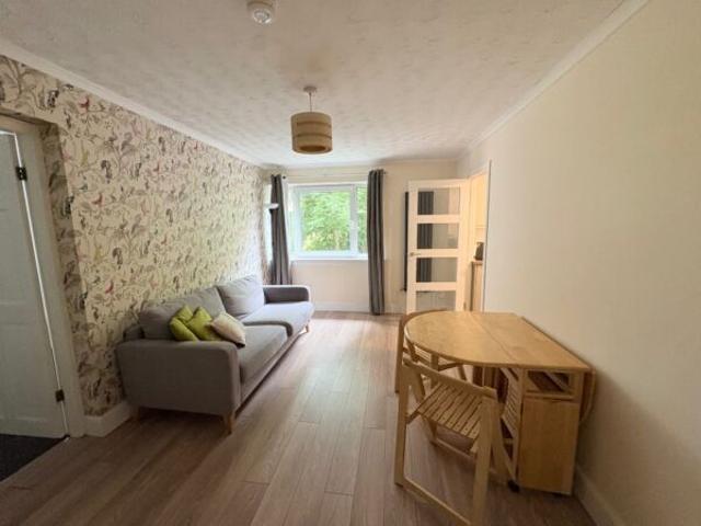 Apartment for rent in Trinity, Scotland