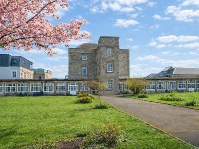 House for sale in Follaton, Strode