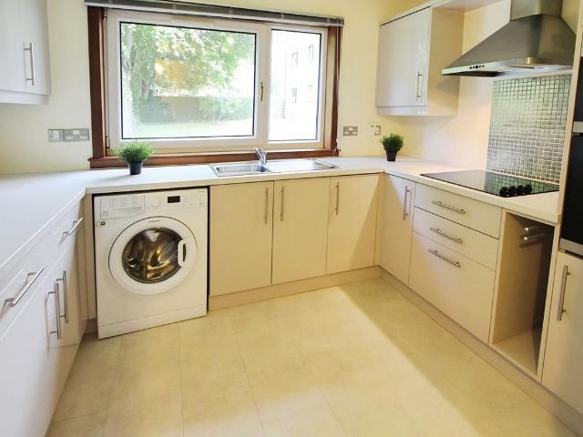 Apartment for rent in Comely Bank, Craigleith