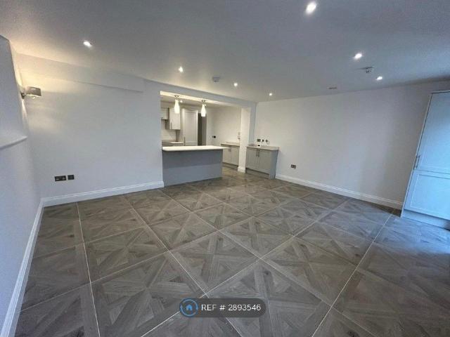 Apartment for rent in Jarvis Brook, Cross In Hand