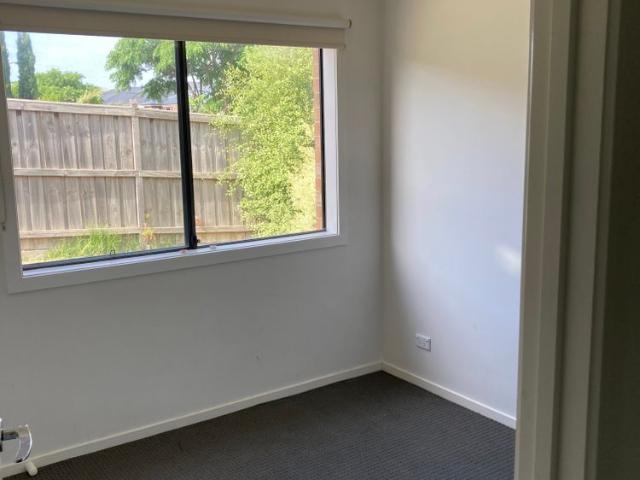 Room for rent in Camerons Creek, Victoria