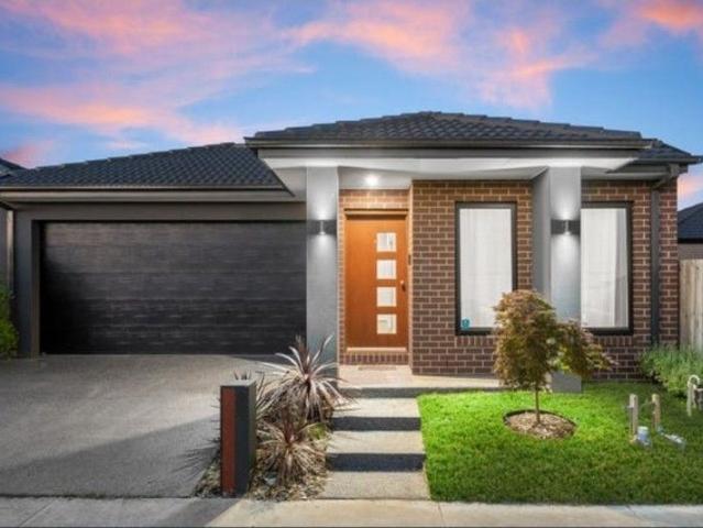 House for sale in Cranbourne East, Victoria