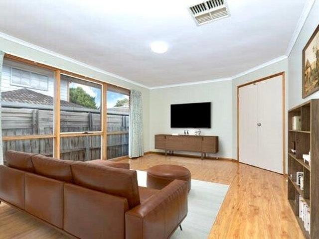 Room for rent in Camerons Creek, Victoria