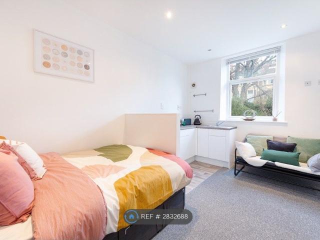 Room for rent in Feckenham, City Of Bristol
