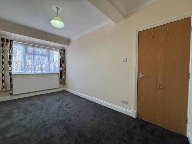 Apartment for rent in Gants Hill, Greater London
