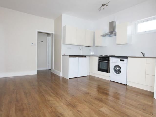Apartment for rent in Gants Hill, Greater London