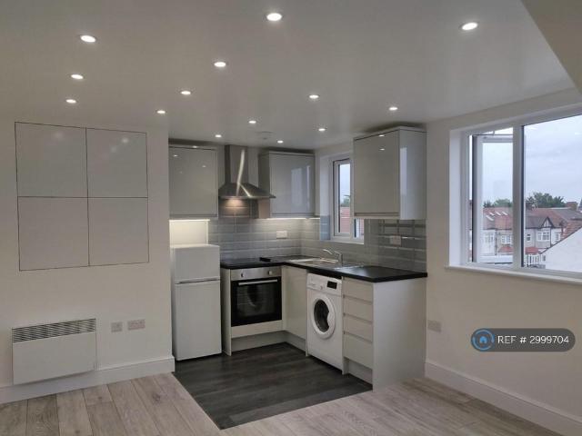 Apartment for rent in London Borough of Redbridge, Greater London