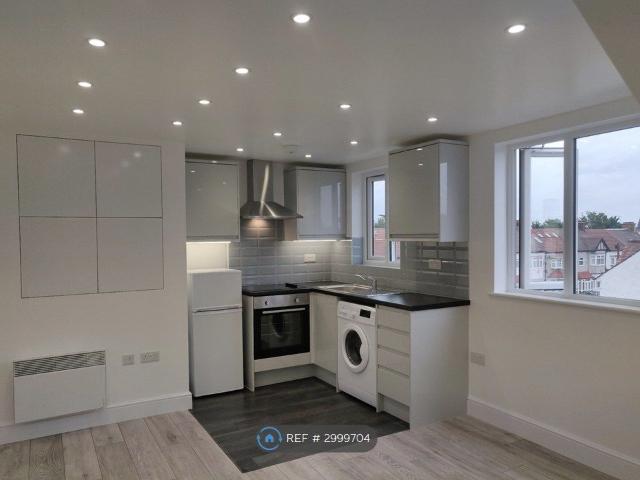 Apartment for rent in Gants Hill, Greater London