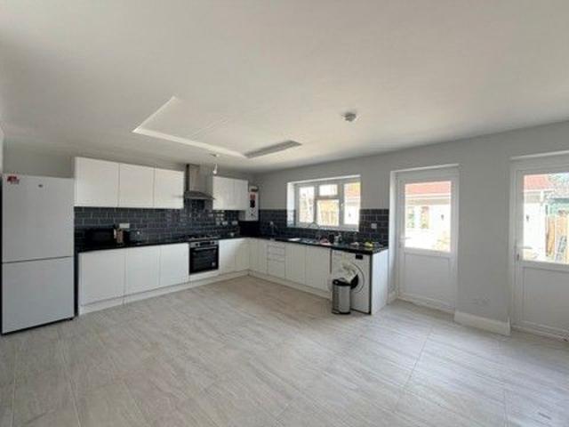 House for rent in Gants Hill, Greater London