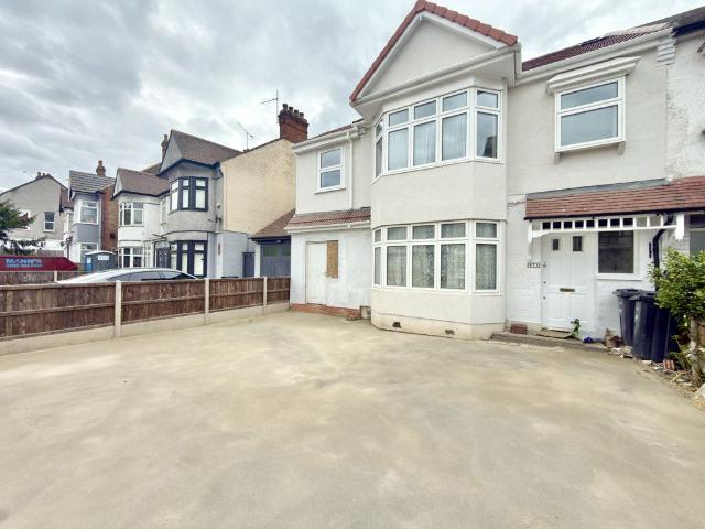 House for rent in Gants Hill, Greater London