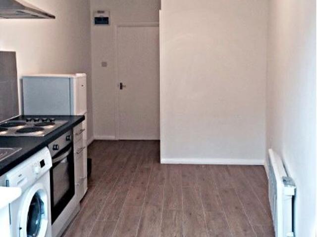 Studio for rent in Gants Hill, Greater London