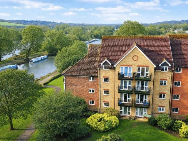Apartment for rent in Kings Hill, Colliers End