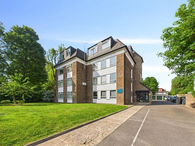 Apartment for rent in St Margarets, Greater London