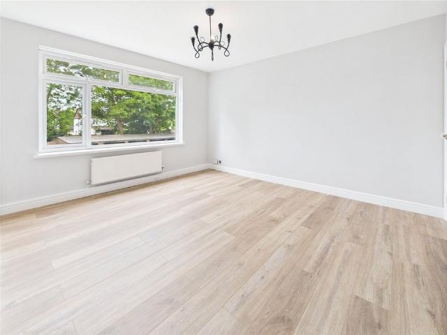 Apartment for rent in St Margarets, Greater London