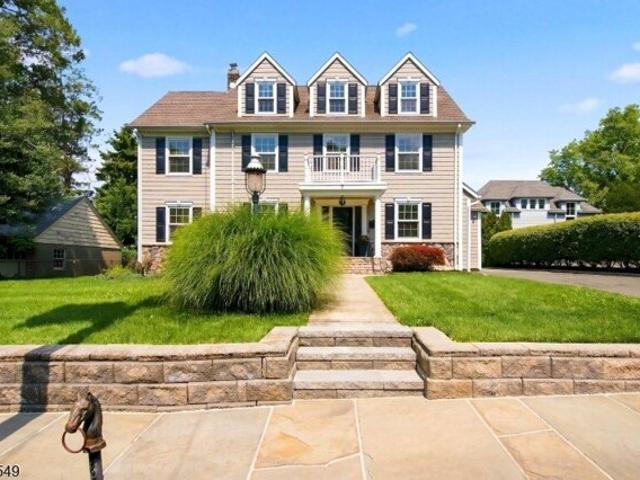 House for sale in Cranford, New Jersey