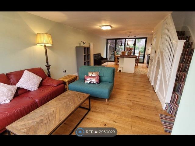 House for rent in Cottenham Park, Greater London