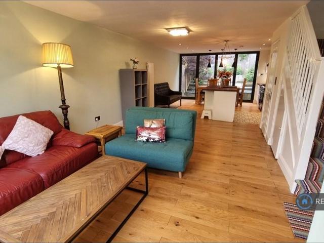 House for rent in London Borough of Merton, Raynes Park