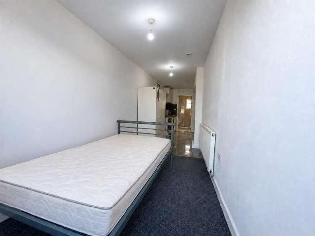 Studio for rent in Hayes, Greater London