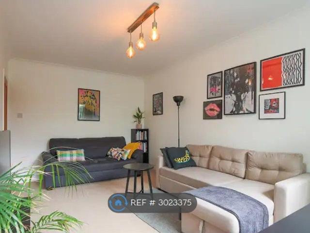House for rent in Southfields, Greater London