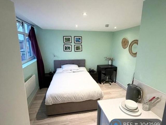 House for rent in Hayes, Greater London