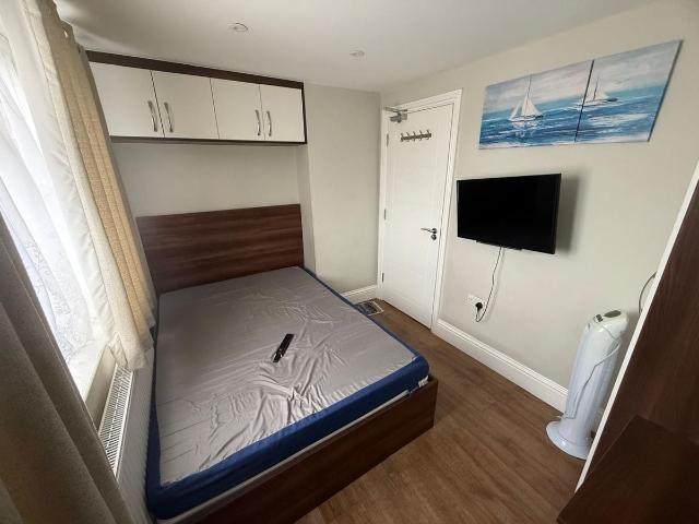 Room for rent in Hayes, Greater London