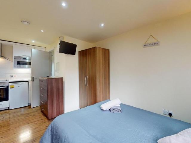 Apartment for rent in Cricklewood, Greater London