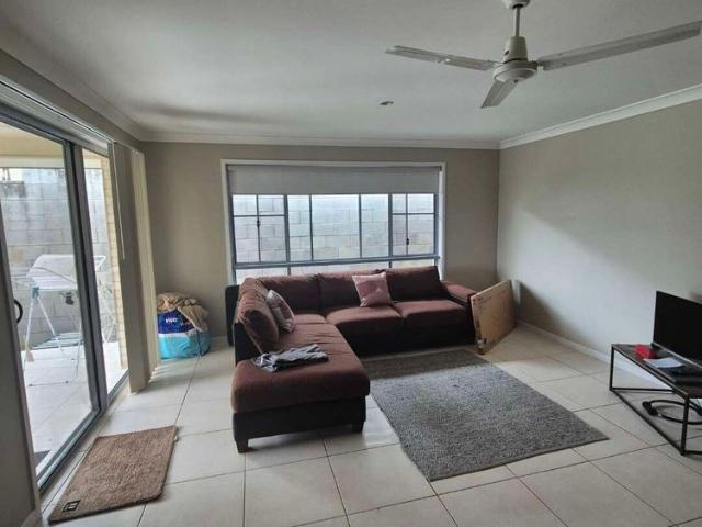 Room for rent in Cranley, Toowoomba
