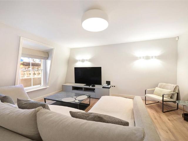 House for rent in Brompton, Greater London