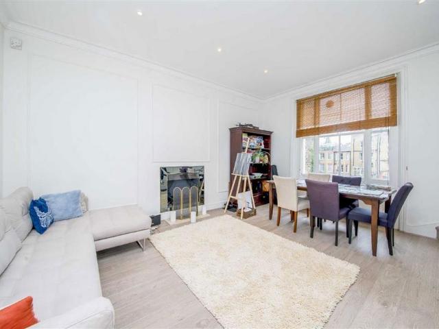 House for rent in Brompton, Greater London