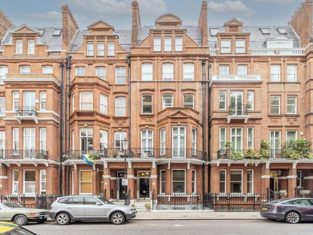 House for rent in Brompton, Greater London